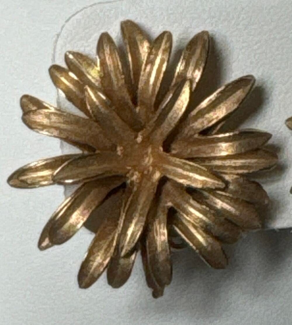 Mid century gold tone flower clip on earings
